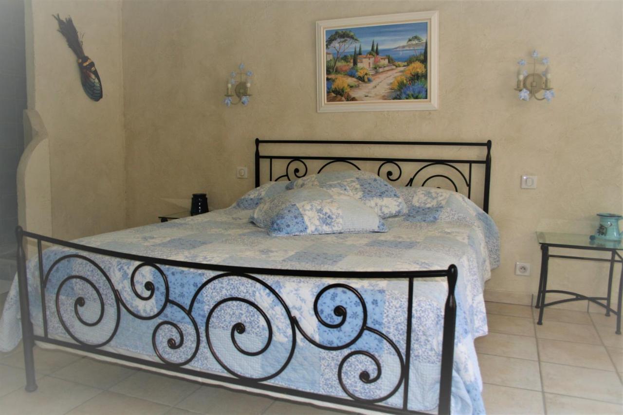 טרנס-אן-פרובאנס Le Mas Des Tarentes Chambres D'Hotes מראה חיצוני תמונה